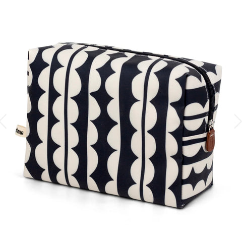 Jumbo Scallop Large Cosmetic Bag
