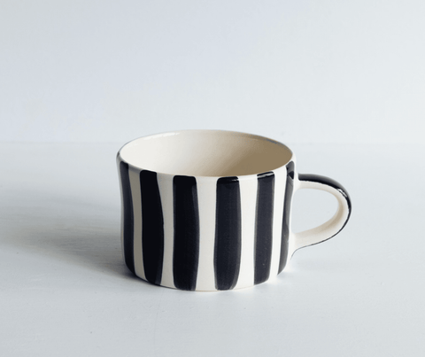 Beautiful Portuguese mugs showcasing traditional designs and colours, perfect for adding charm to your kitchen collection.