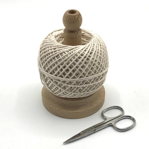 String Tidy with Scissors - Bagel&Griff