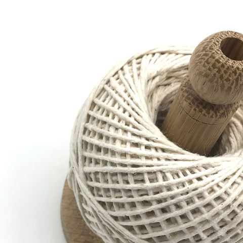 String Tidy with Scissors - Bagel&Griff